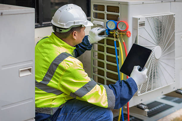 Professional Hvac technician working in Newark, DE